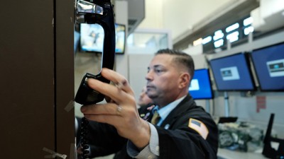 Giới đầu tư hướng sự chú ý vào cuộc họp của Fed